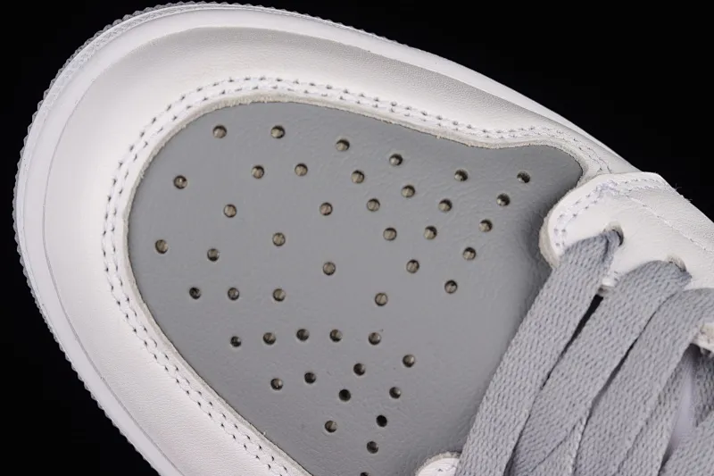 All categories Air Jordan Jordan series basketball shoes Air Jordan 1 High Air Jordan 1 High OG "Stealth" AJ1 Joe 1 high top white gray 555088-037